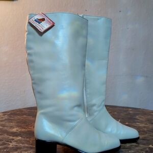 New cream regence boots size 9